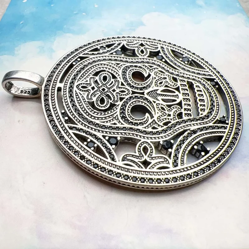 Skull Mask Pendant: Vintage Silver Jewelry Piece - Image 5