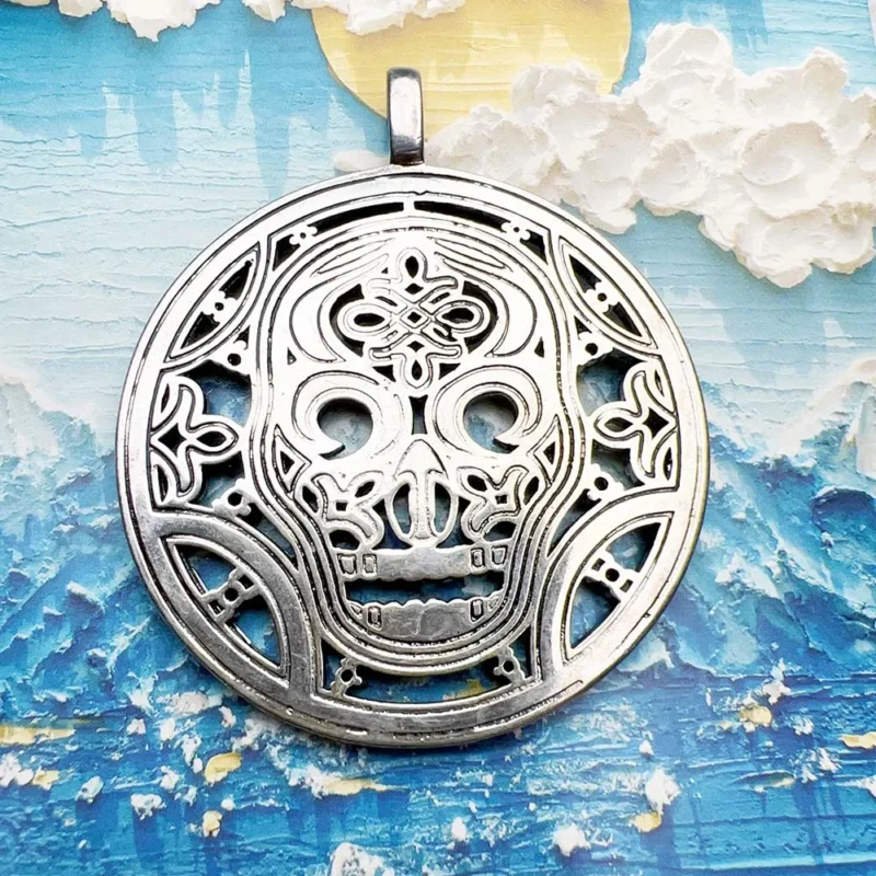 Skull Mask Pendant: Vintage Silver Jewelry Piece - Image 4